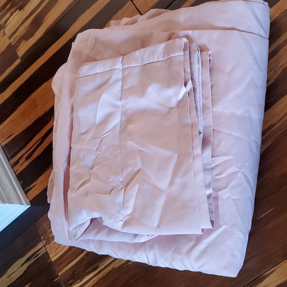 Full/queen flat sheet and pillowcase